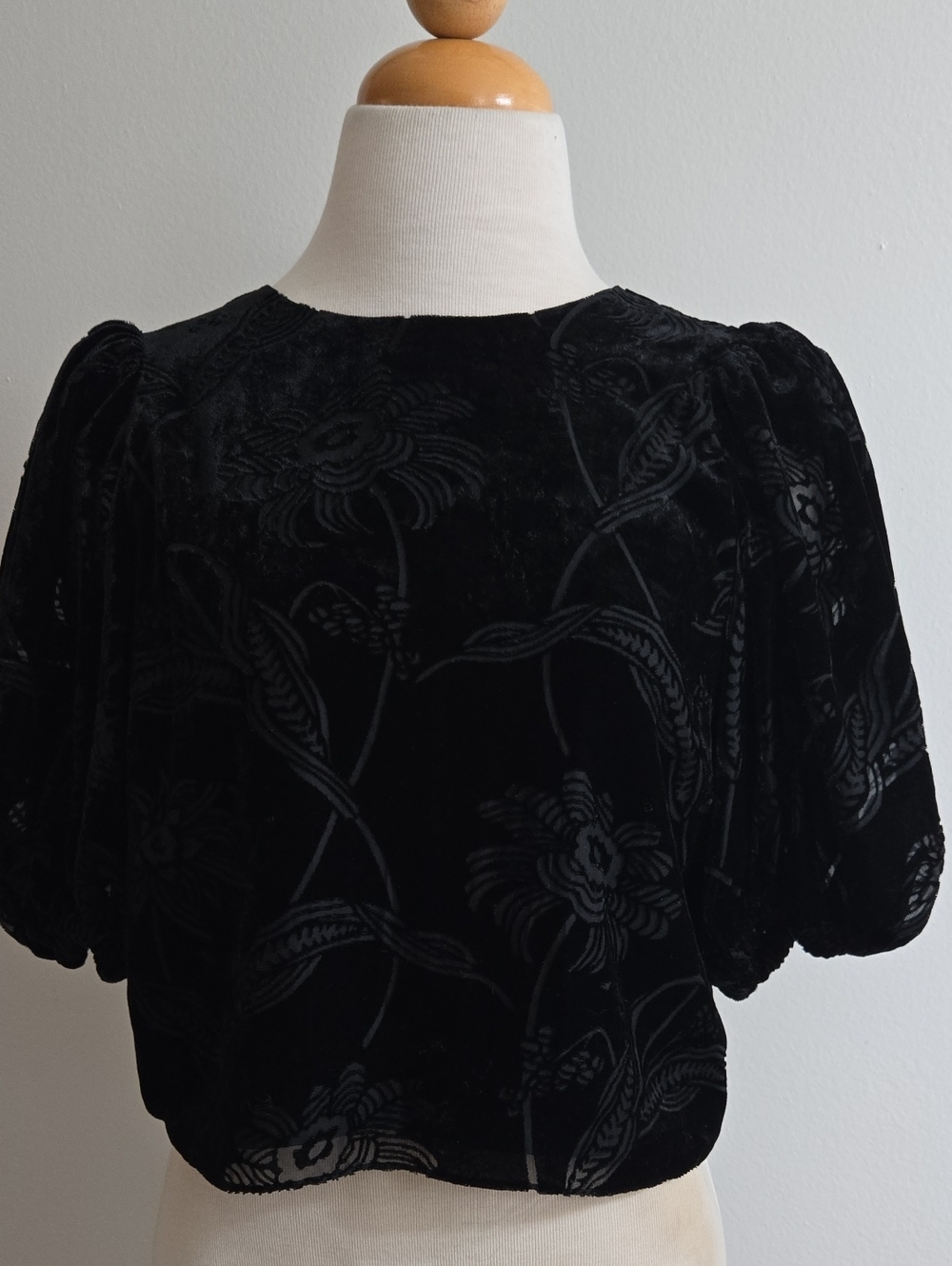 Ted Baker London Black Velvet Puff-Sleeve Top/XS - Picture 3 of 9